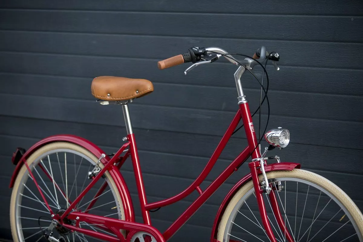 BICICLETA URBANA CAPRI VALENTINA ROJO RUBI 26″ 6 VELOCIDADES - Imagen 3